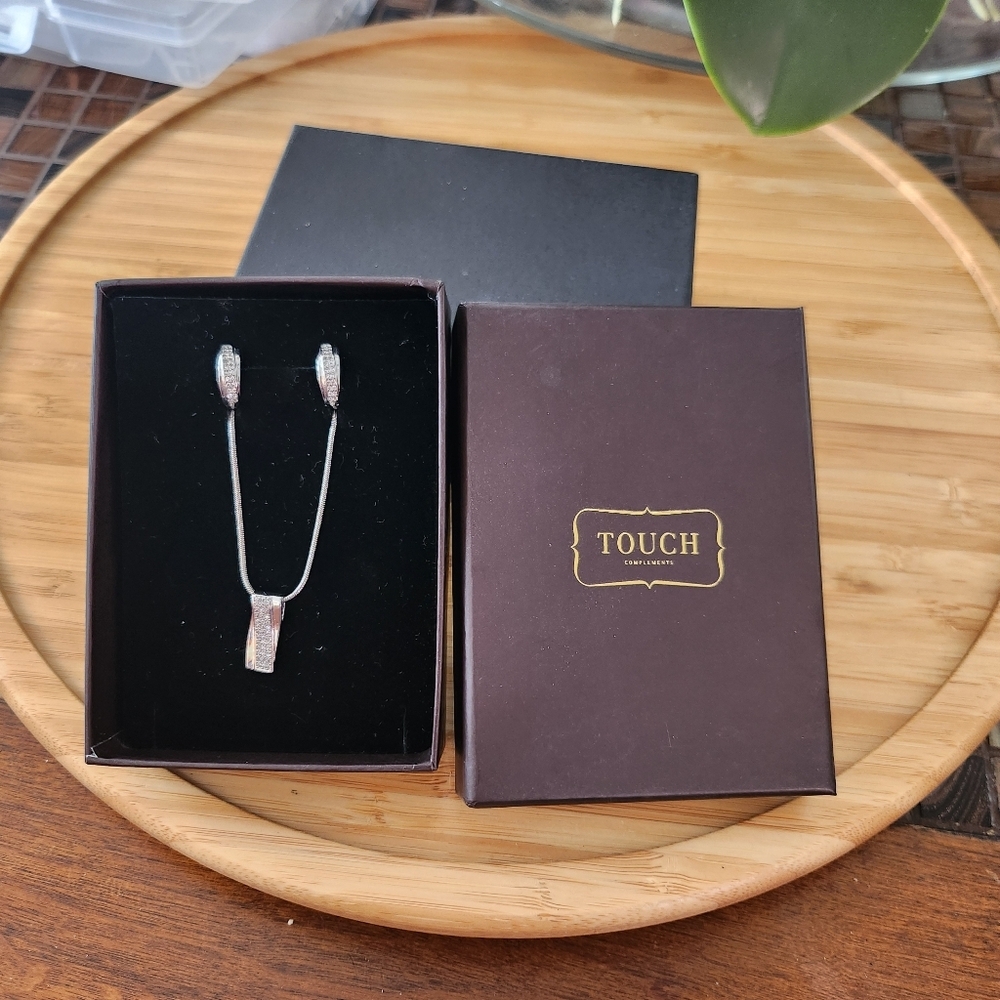 Touch necklace and earrings set